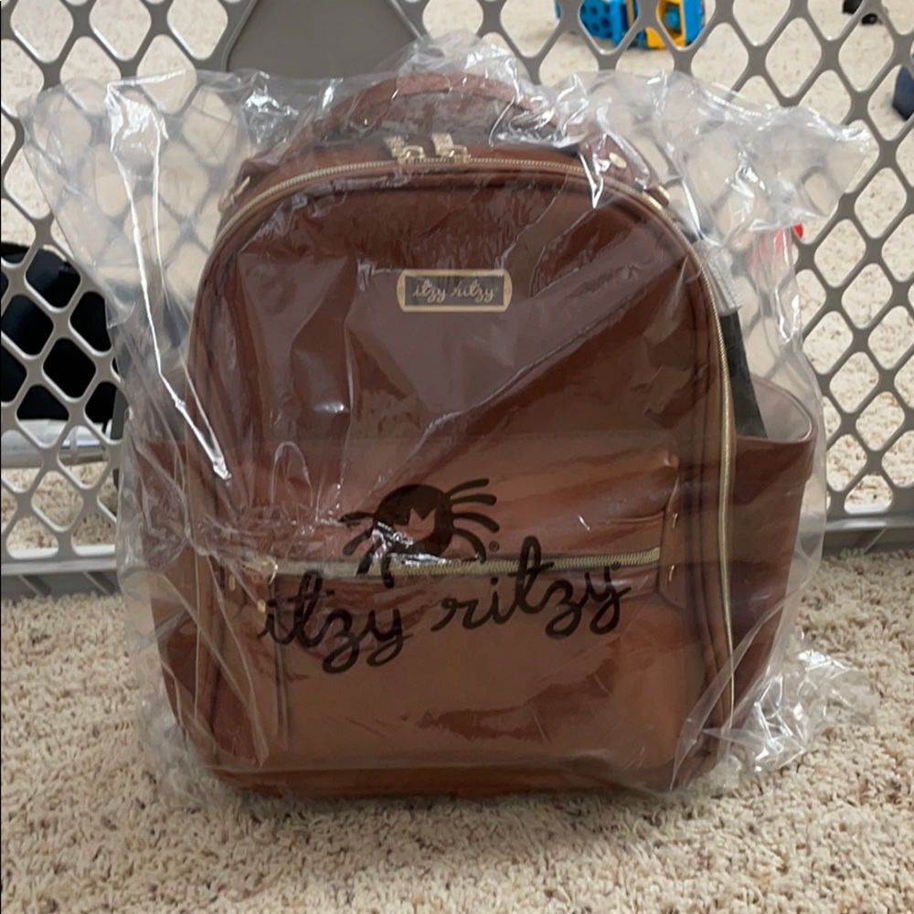 Itzy Ritzy Cognac Mini